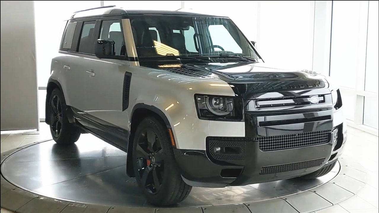 新车展示,实拍2022款路虎卫士v8版,看完买不买自己做决定!