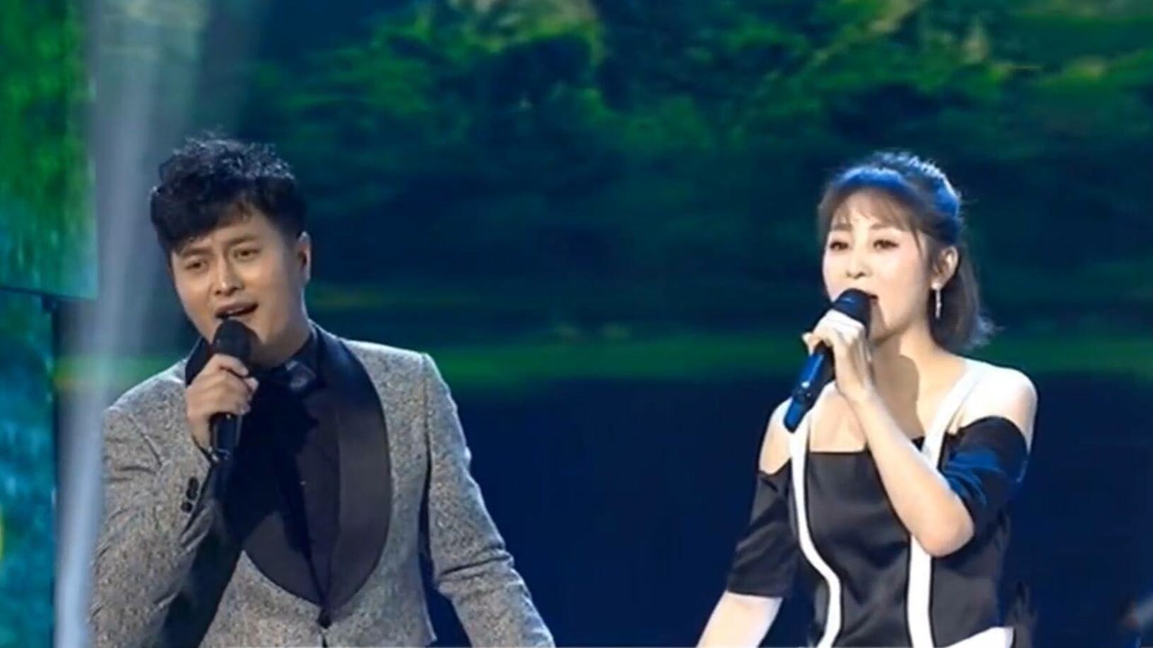 云飞和郭津彤太甜了,夫唱妇随演唱《云在飞》,太好听了!