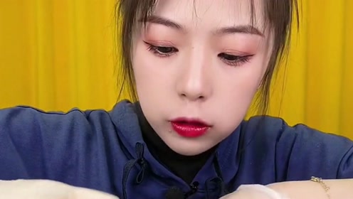 吕璐说2022-01-05 21:45:37分享000:44宁波封控区市民晒30元防疫套餐