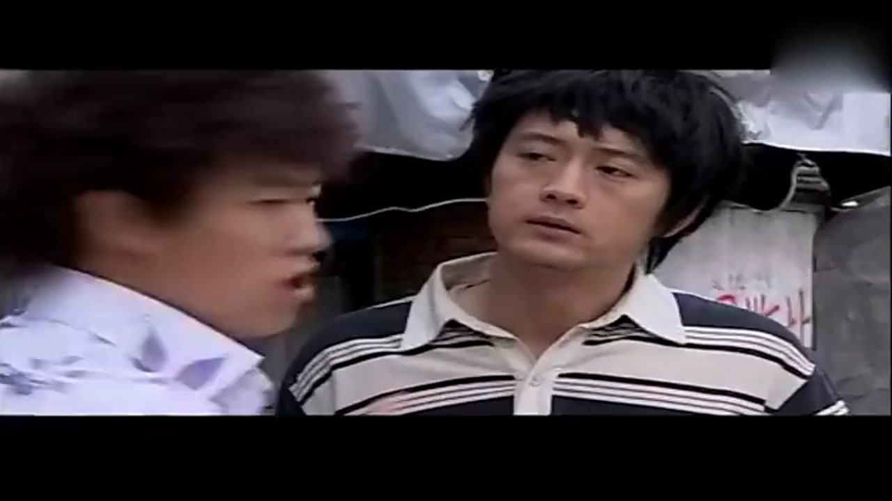 家有公婆:高一飞听到警察来了,吓得赶紧躲着
