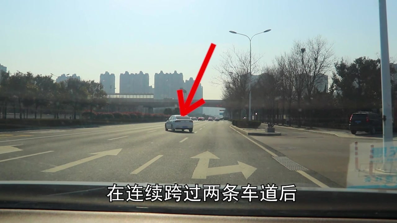 变道和右转弯的区别,转弯和变道有什么区别,变道转弯掉头的区别(第4页)_大山谷图库