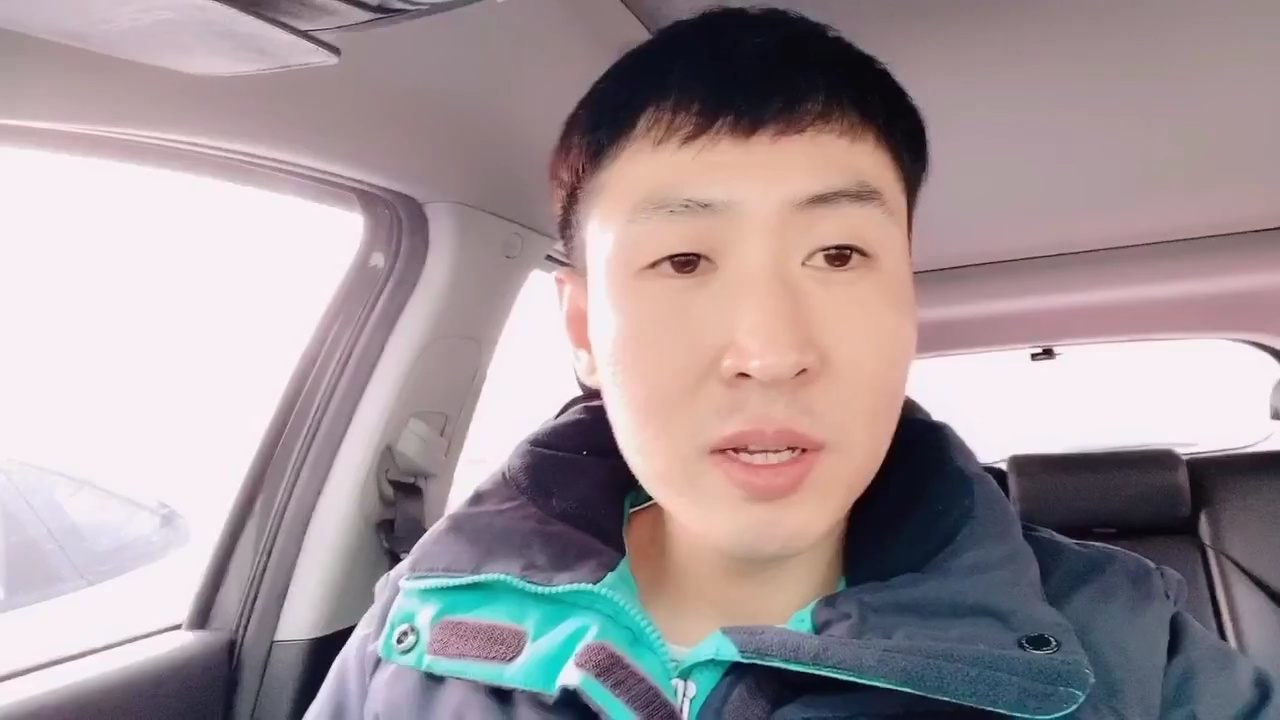 韩国打工小胖,去买中国食品,遇见外国美女,看看买了些什么