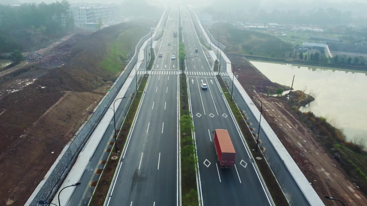 早上航拍永康北三环,能见度不高,车流量也不大