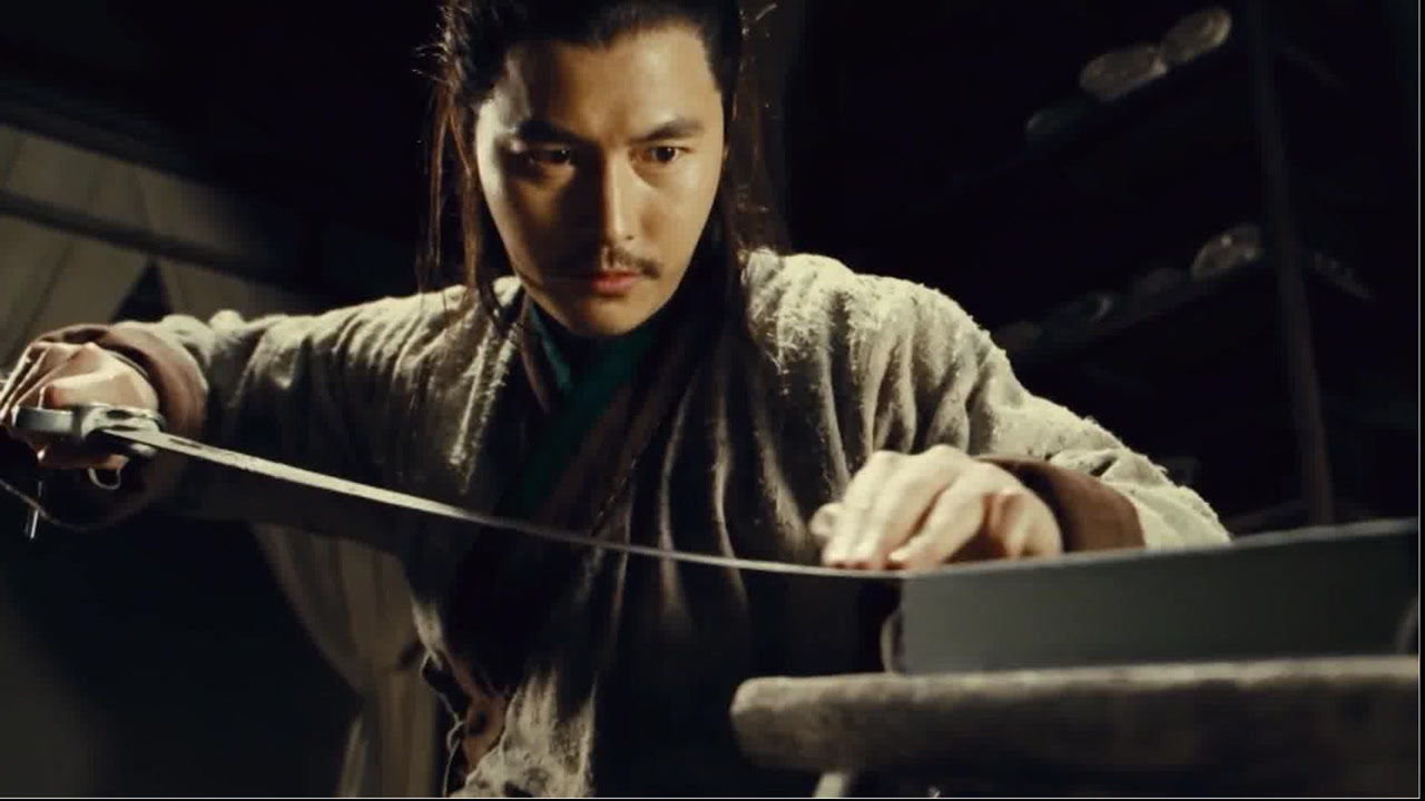 妻子被追杀让丈夫快逃,怎料丈夫临阵磨剑重出江湖,全歼来犯之敌