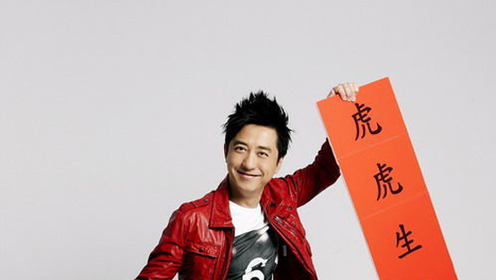 0:04:22简 介:跨国夫妻帅江南组合演唱《热情