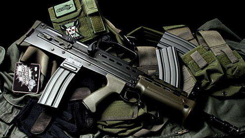 英军全新l85a1突击步枪,每个士兵配8个弹匣