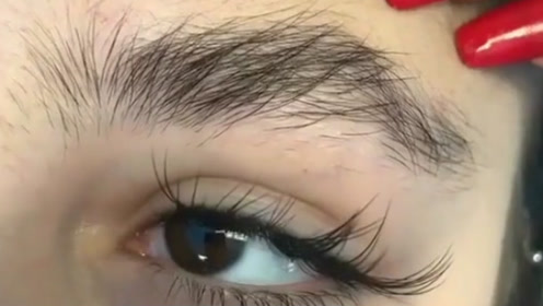 好乱的眉毛,但是一秒后就变得非常完美!