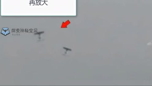 俄罗斯客机起飞后不久，遭遇云层的UFO飞碟，差点相撞的图片