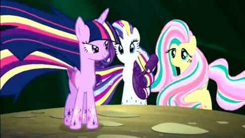 紫悦和朋友打开宝箱,成功打败提雷克,拯救了小马利亚