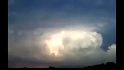 UFO？是否真的有UFO这视频是真是假还有待考证！ 推荐