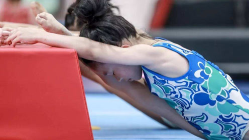 最美体操女神张豆豆上演后翘一字马,这个姿势一般人可做不到!