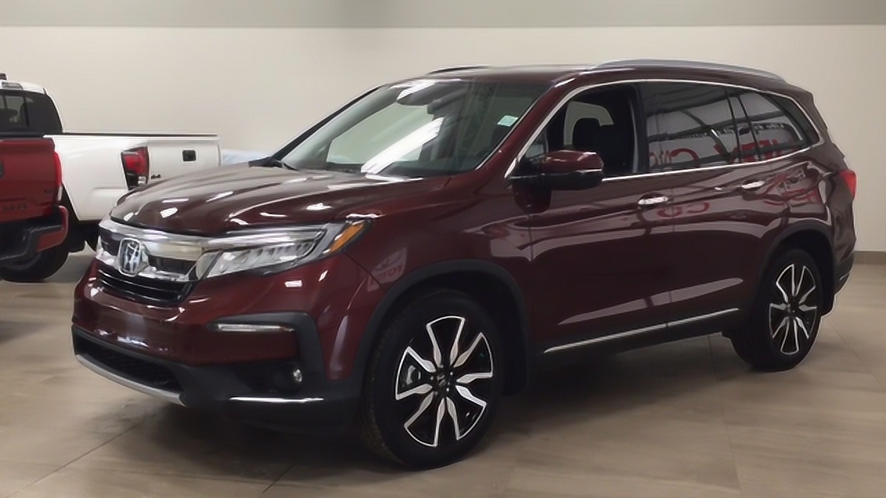 今天看了2020款本田飞行员,拉开车门时感觉真大啊