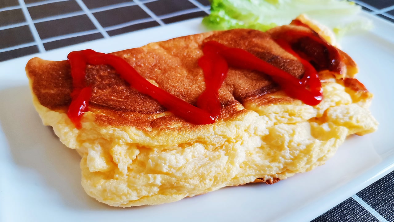 2个鸡蛋就能做一份网红云朵鸡蛋饼,营养美味又健康,做法超简单