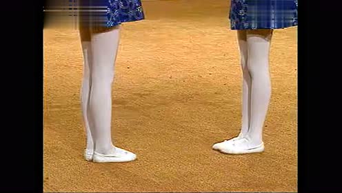 北京舞蹈学院中国舞考级三级10半蹲