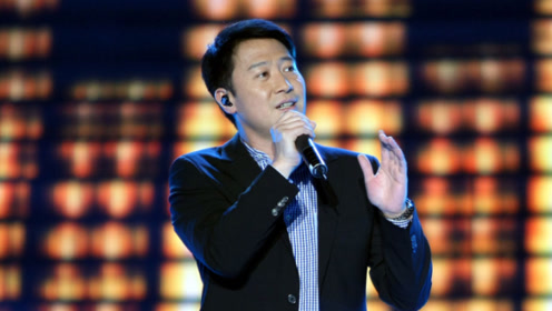 金曲捞:原唱出场时刻,黎明刚从门后出来,瑶瑶激动的都跳起来了