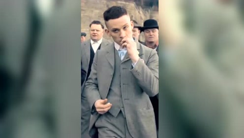 浴血黑帮:约翰·谢尔比,一位走路自带bgm的大哥!