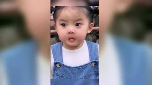 小女孩生气咬牙切齿,哭的样子都这么可爱!