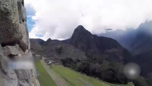 漂亮多变的UFO突现秘鲁，最后几秒看醉游客，太清晰了