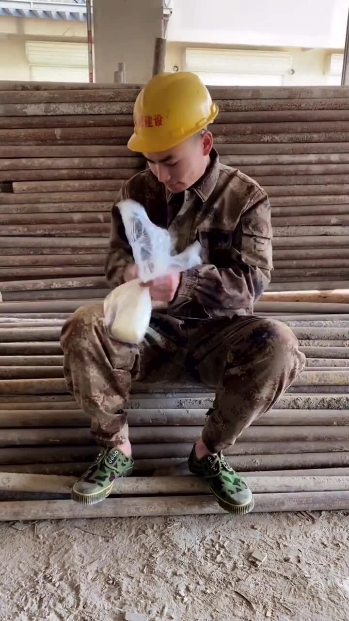 男人女人都不容易,被感动到的千万要注意,他们实在是太辛苦了!