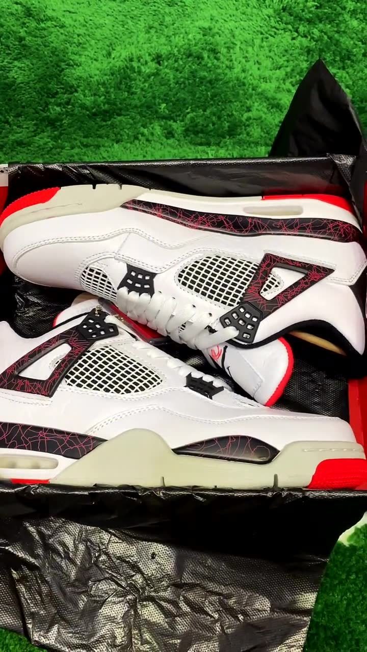 球鞋鉴赏上脚 aj4 热熔岩