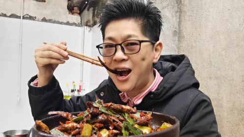 妞妞送野生小鱼干千山万水到湖南配剁辣椒秒变湖南味脆又香