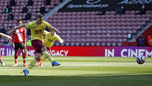 英冠升级6分战：南安普敦主场闷平伯恩利，升级格局再生变数