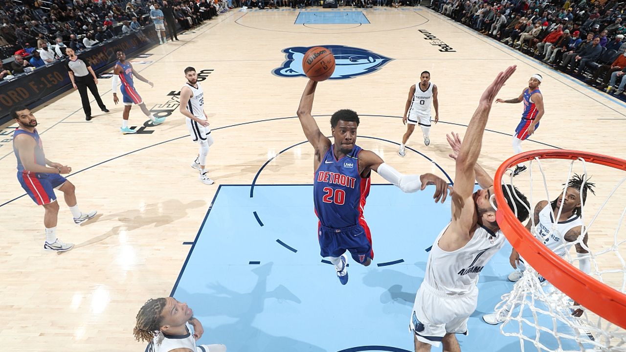 【原声】7日NBA五佳球 莫兰特苍鹰猎食追身封盖 约什·杰克逊轮锤砸扣稳坐榜首