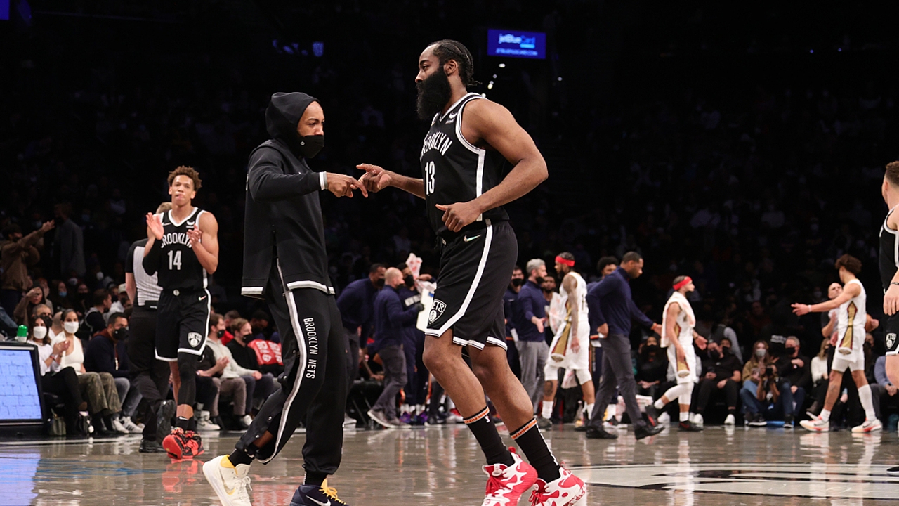 16日NBA十佳球 登哥仙人指路声东击西 加兰莫布里默契连线两度上榜