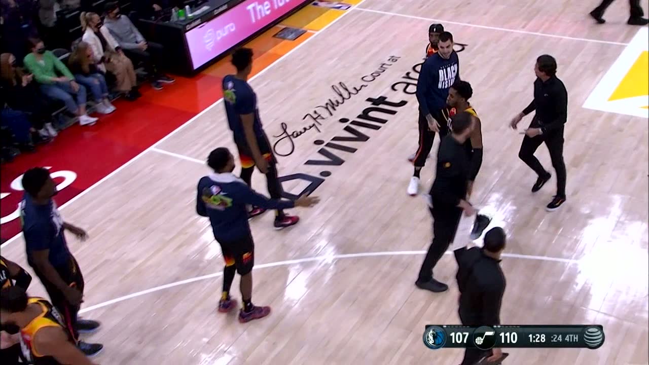 那是真敢投！博扬底角三分手起刀落接替领先