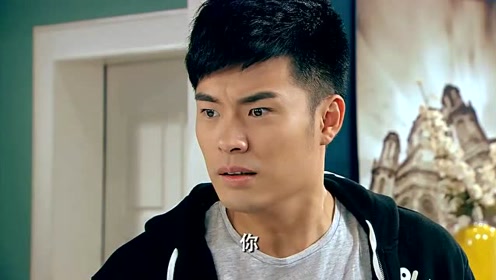 张伟舔了一下曾小贤的手抓饼,曾老师竟然能想这么多我也是佩服!