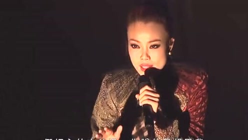 上传者:不一音乐时 间:2016-06-10羽泉2003上海演唱会 羽凡重唱《出卖