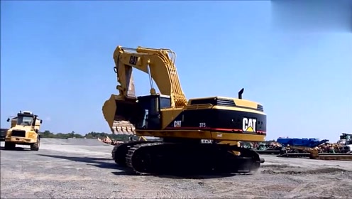 卡特375,这挖掘机看上去挺新的,为什么排气管冒黑烟?