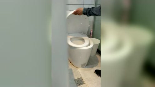 马桶盖松动左右摇晃怎么办 腾讯视频
