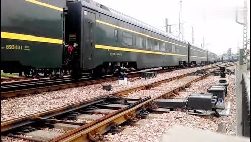 西藏拉萨开往北京的火车,z22次京萨直特列车绕行通过陇海线