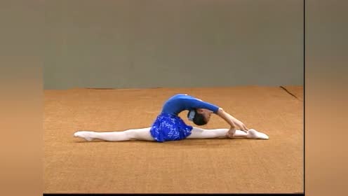 北京舞蹈学院中国舞第八级:压,扳腿