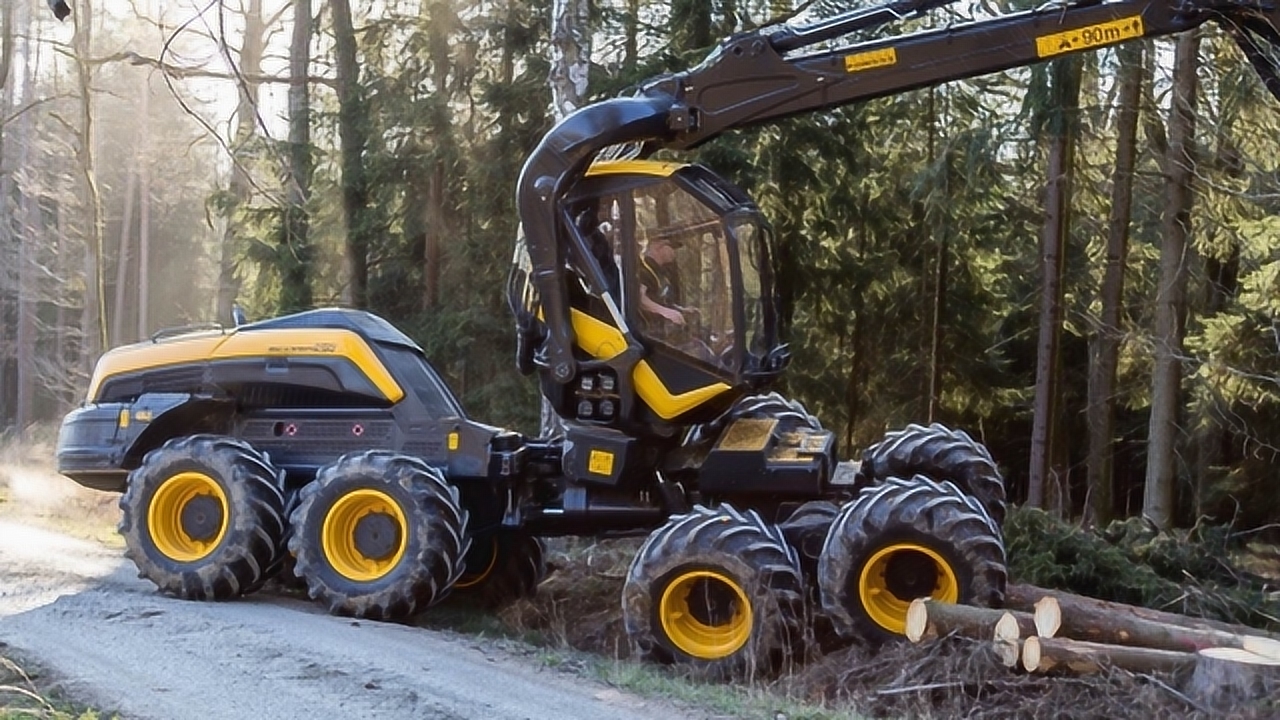 有这样的伐木车,一个人砍伐整片树林也只要一天