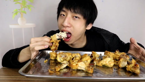 小伙凭想像制作肯德基吮指原味鸡,没想到味道竟然.