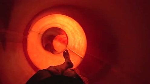 wild wild wet红色环蛇水滑梯激爽滑行