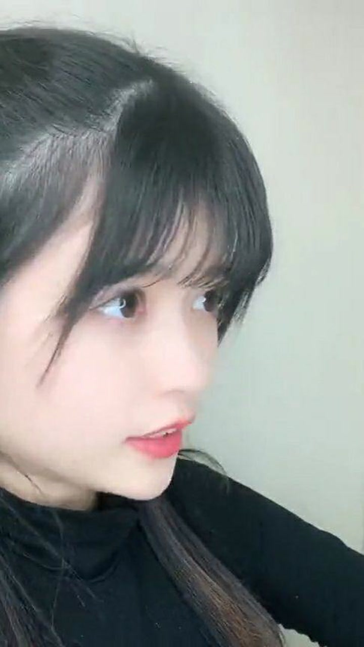 小姐姐花样卖萌!这么可爱的妹子,我能一拳打哭好几个你信不?