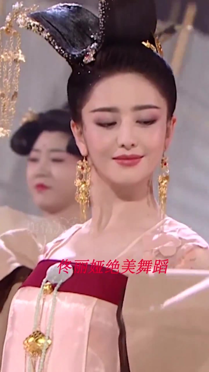 佟丽娅这绝美的舞蹈,美的不可方物,可以说是仙女下凡!