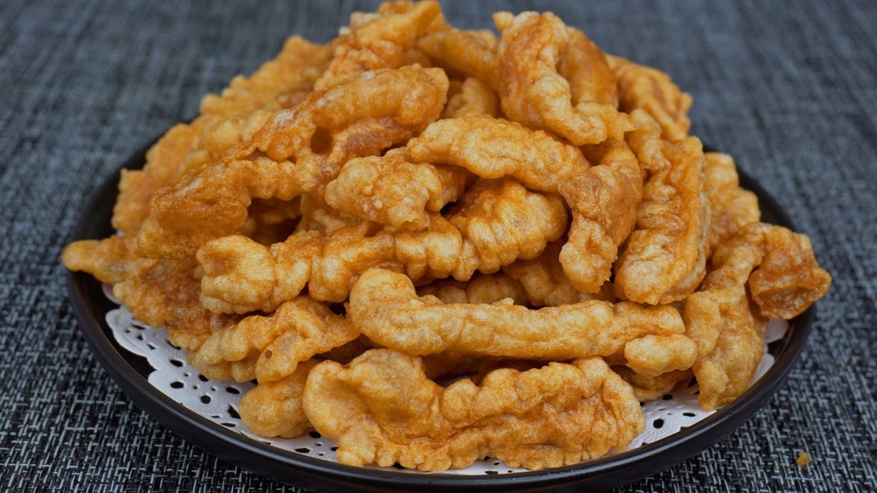 手把手教你四川炸酥肉的家常做法,外酥里嫩,好吃不回软,太香了