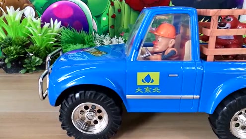 拆熊出没之光头强的大皮卡小玩具