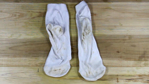 白袜子变脏难清洗,用这个泡10分钟,袜子变的跟新买一样