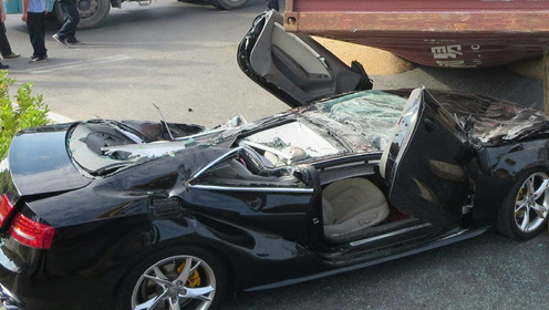 大货车侧翻压扁奥迪车,随后奥迪司机的做法,瞬间将死亡化险为夷!
