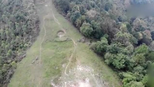 [图]带你看当地很出名的风水宝地，人称天下梁的广西南山梁氏祖墓