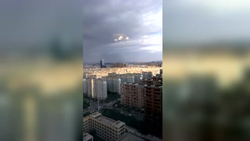 海市蜃楼，还是不明飞行物的图片