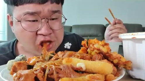 0:11:10时 间:2019-06-25上传者:老胡美食哥简 介:韩国巨口胖子威,吃