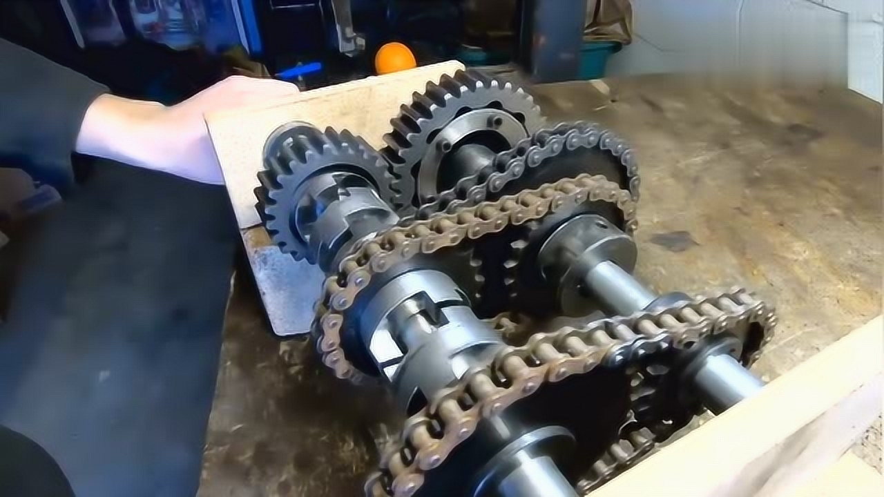 牛人就是牛人,自制变速箱,你能看懂有几个档吗?