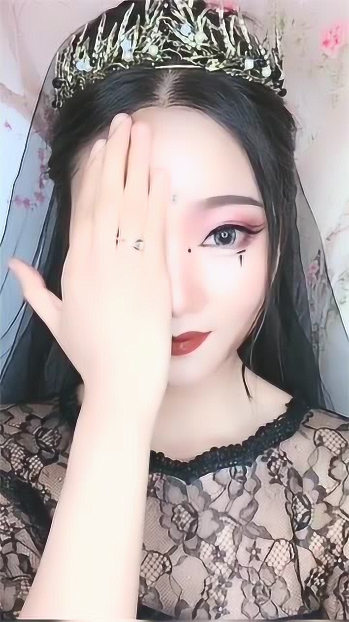 丑女化妆去见男友,但素颜确实不忍直视!网友是一个人吗