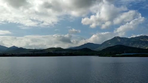雨后的泰安安家林水库,蓝天白云碧空如洗